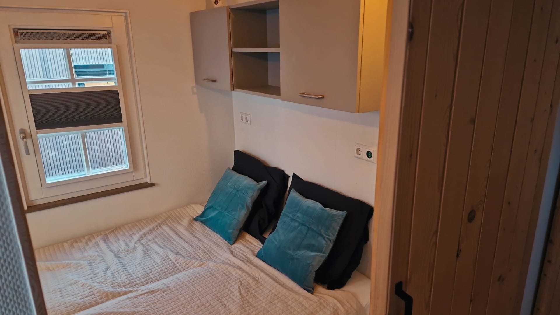 HOMESHIP Houseboat In AMSTERDAM -ZUID VaarChalet 1250D Luxe Goed Varende Houseboat