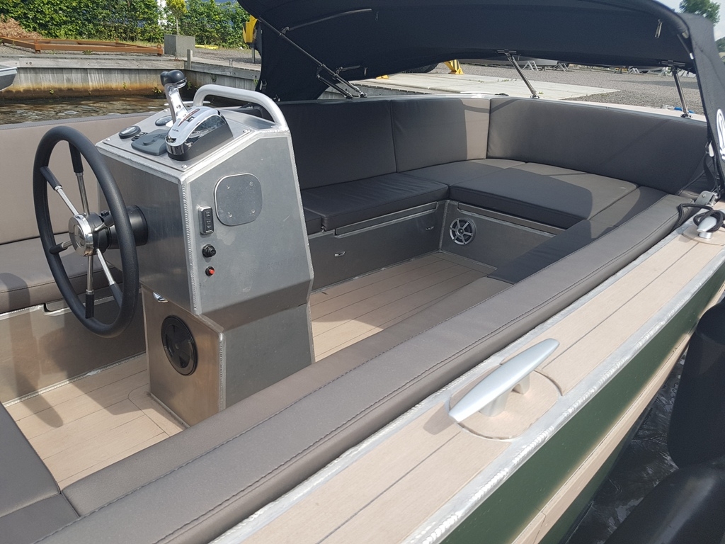 Van Vossen VanVossen Tender 777 (sport)