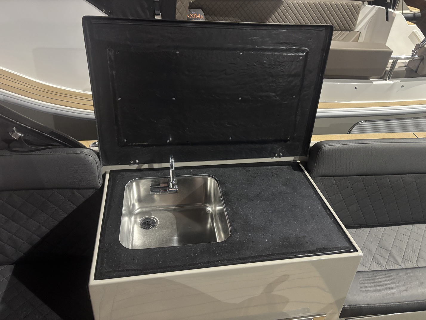 Maxima Boats 820 retro in RAL 7030 kleur op voorraad!