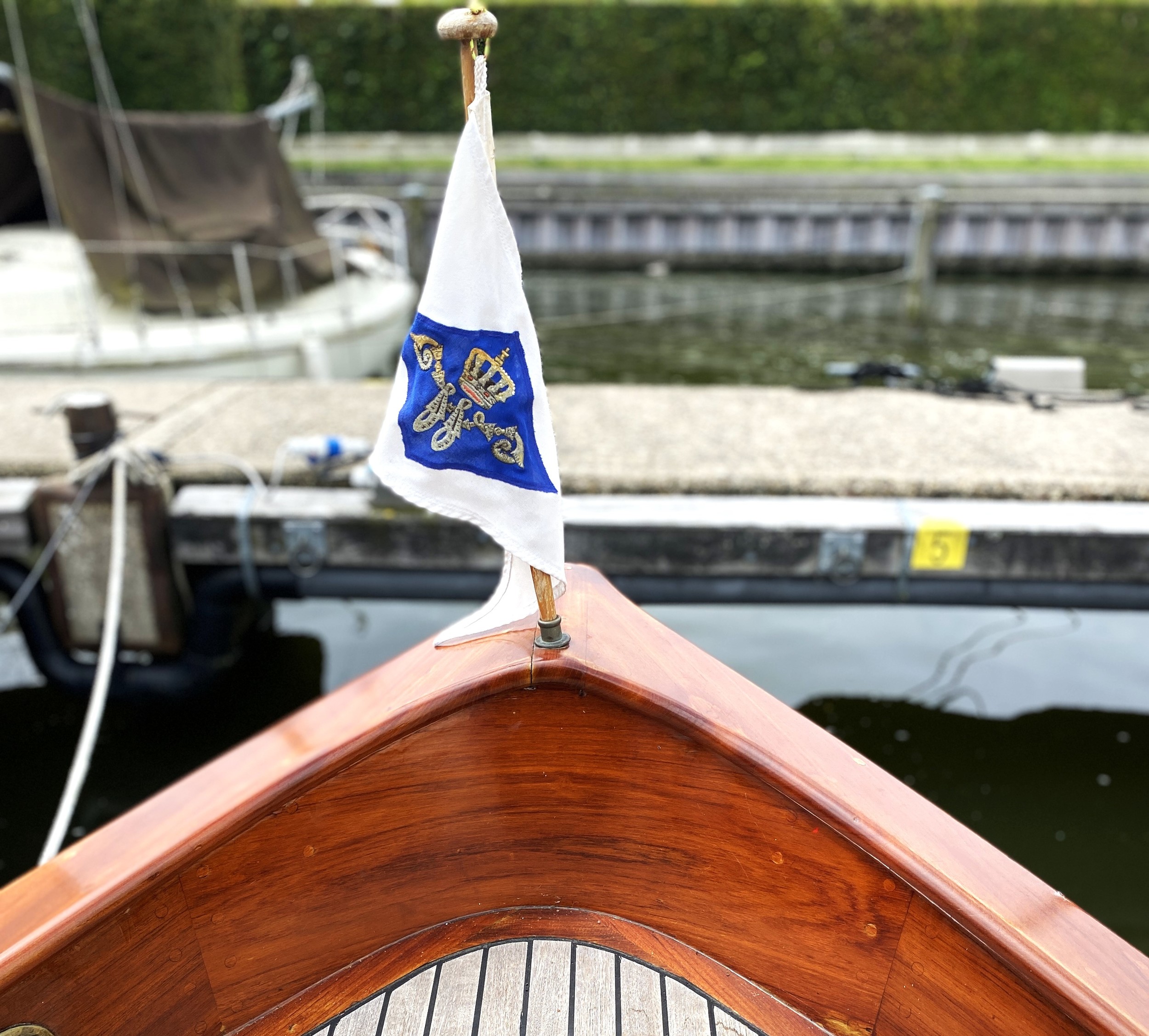 Scherpel Kajuitsloep Teak/ Mahonie