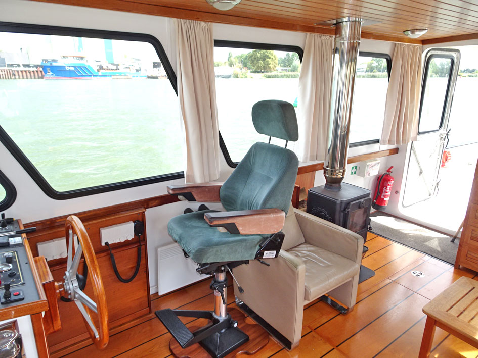 ex Patrouille vaartuig / Varend Woonschip 18.26 met UBC