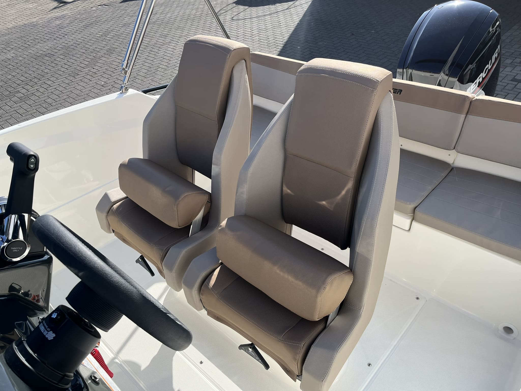 Quicksilver 555 Open