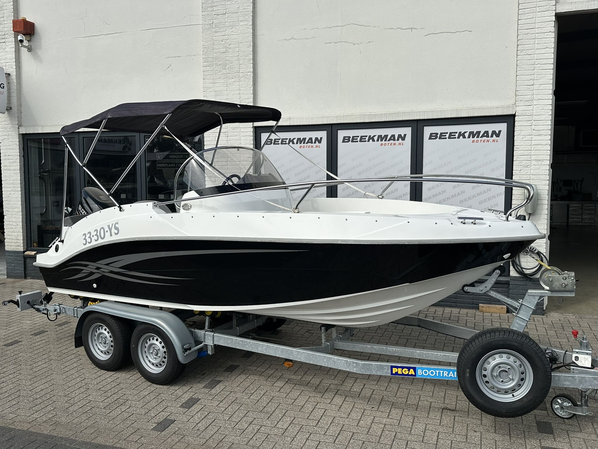 Trident 550 Open