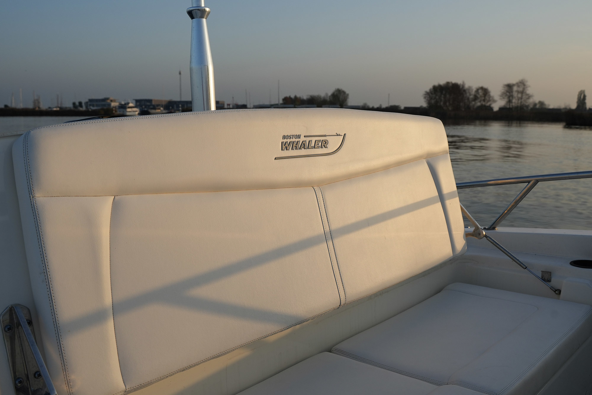Boston Whaler 270 Dauntless