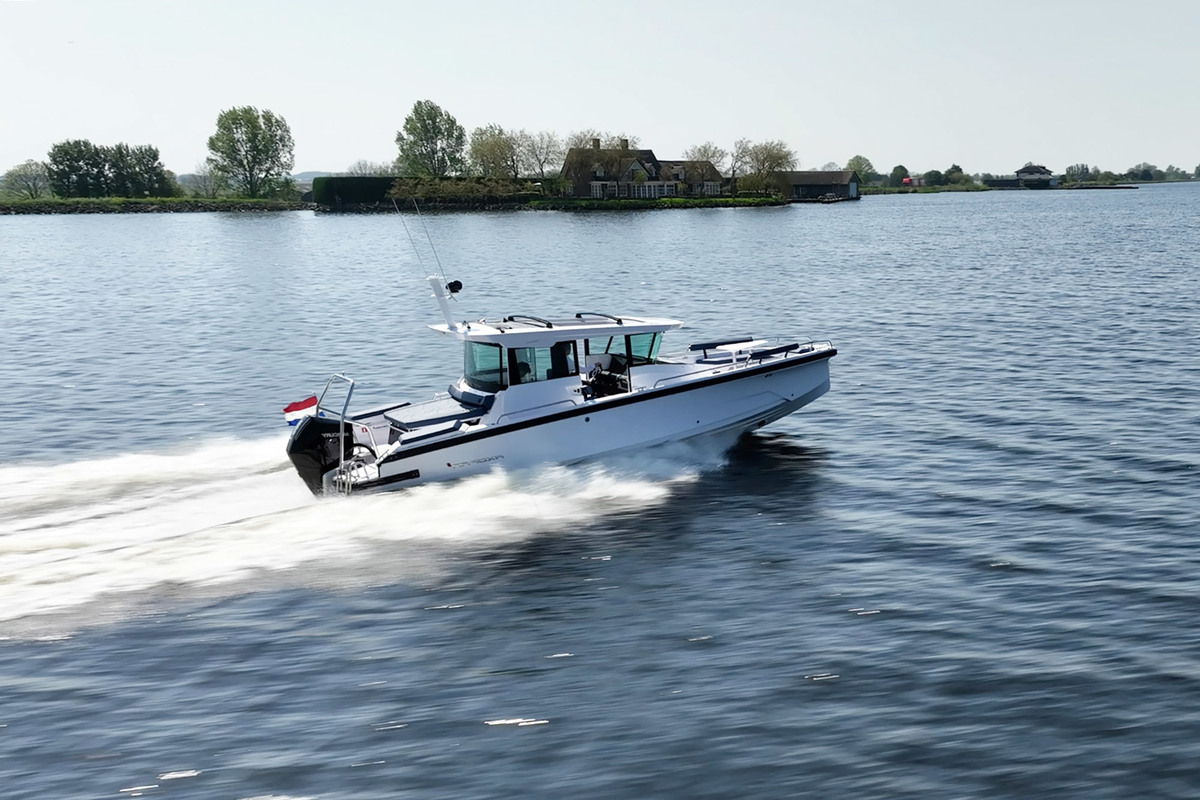 Axopar 29 XC Cross Cabin