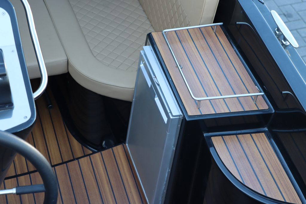 Primeur 710 Tender