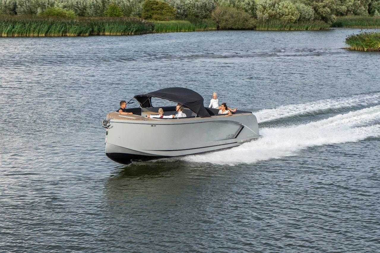 Maxima Boats 840