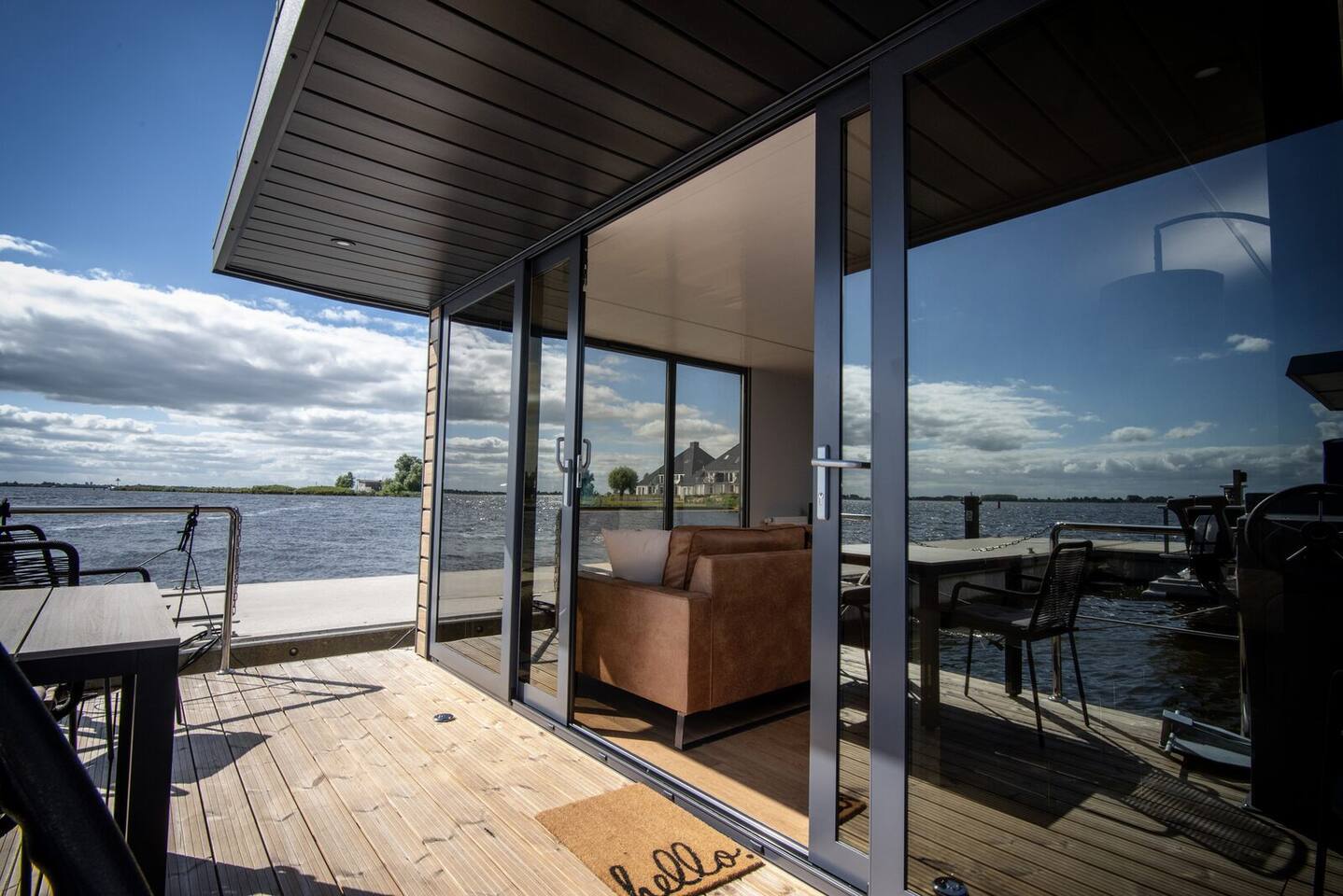 La Mare Houseboat Apartboat XL