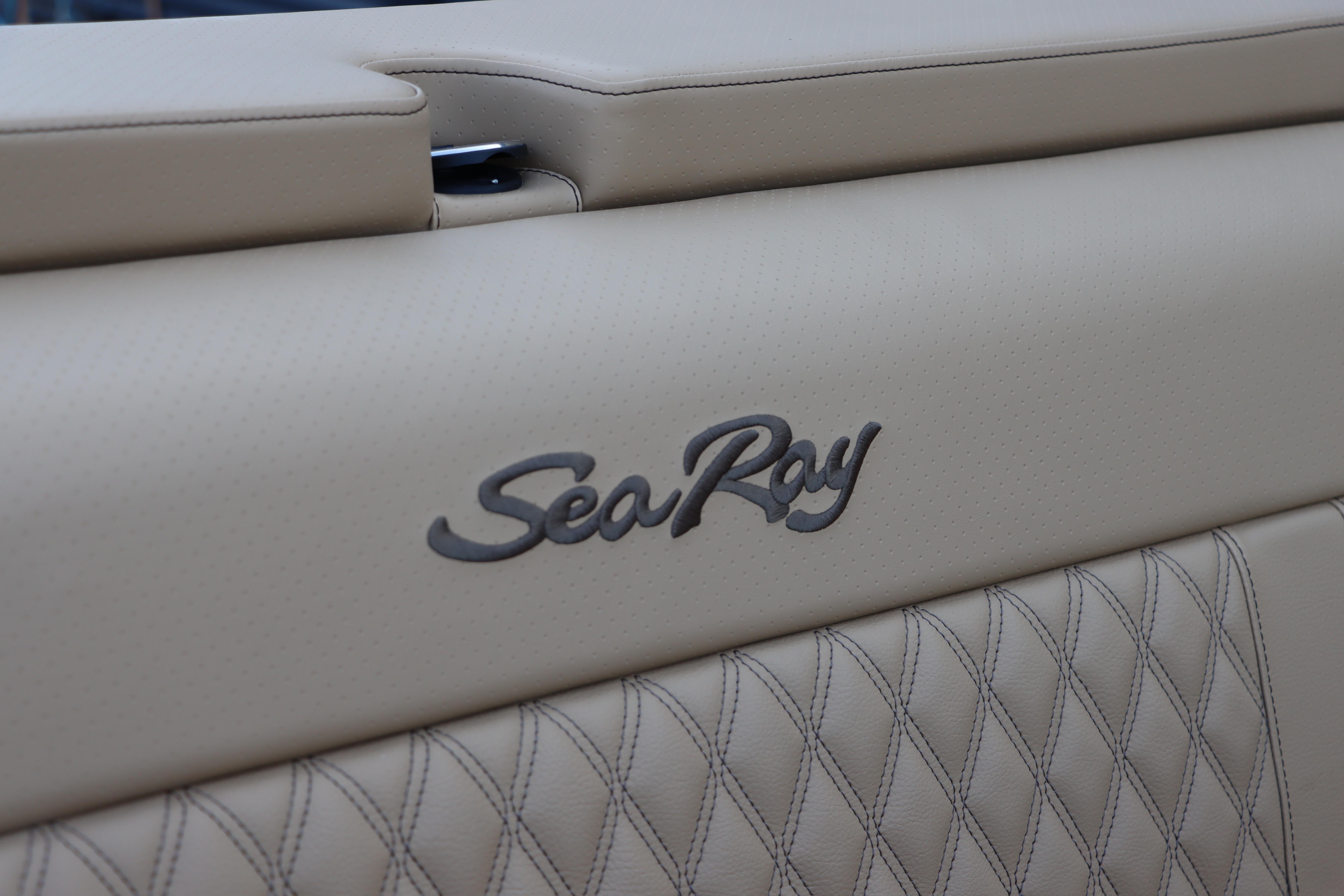 Sea Ray SLX 250