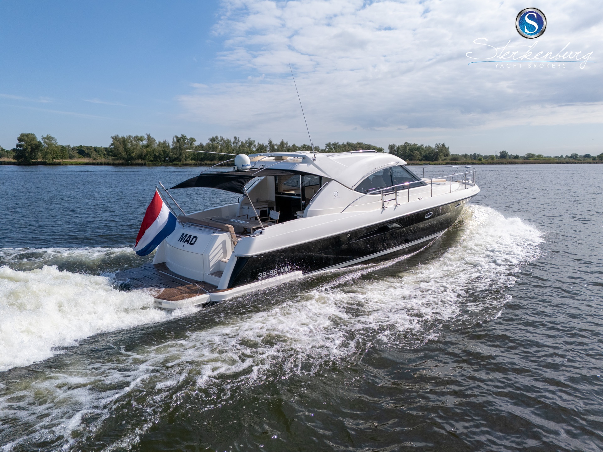 Rivièra 4700 Sport Yacht