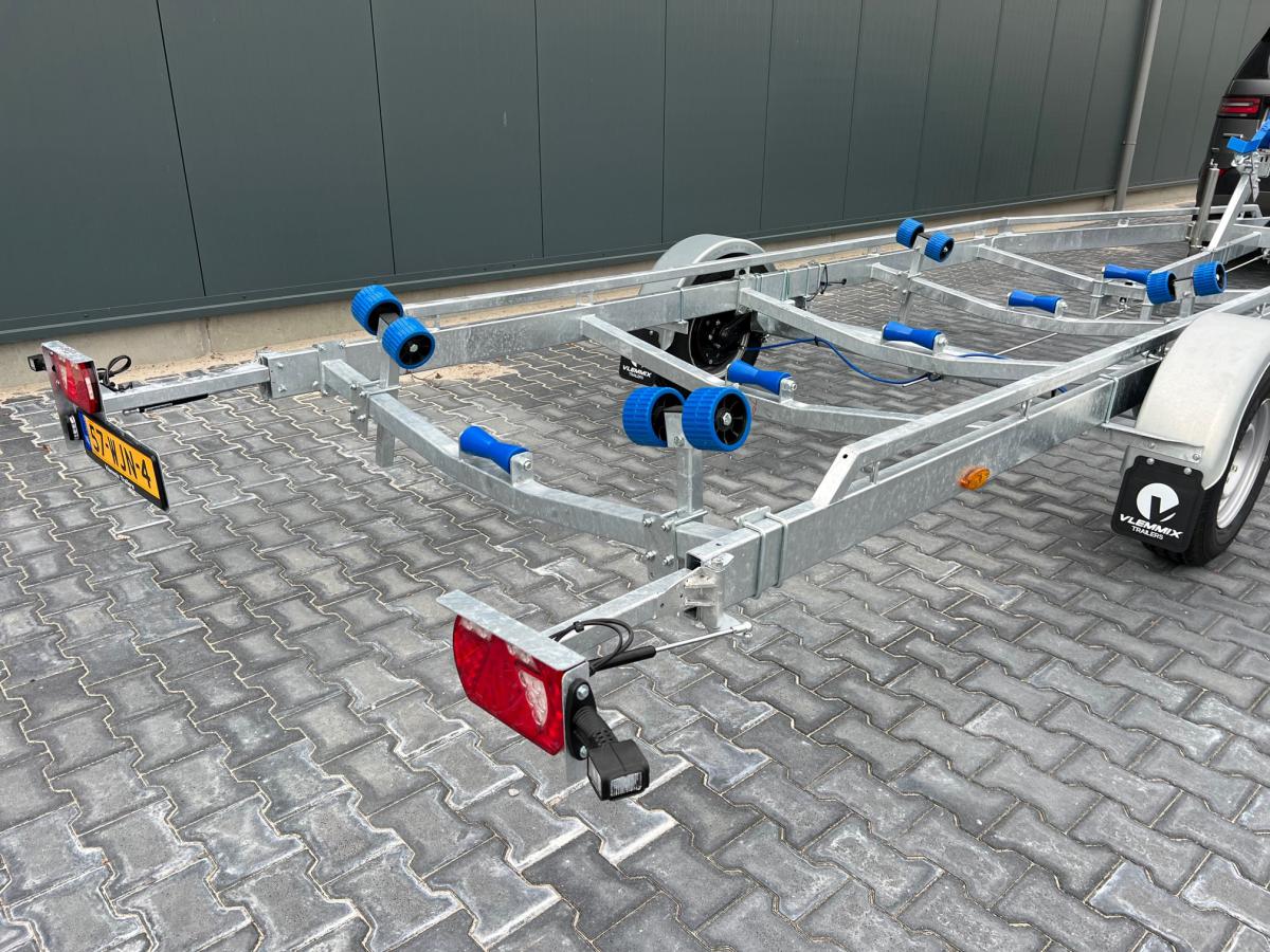 Vlemmix 1800 KG met Wegklapbare LED verlichting
