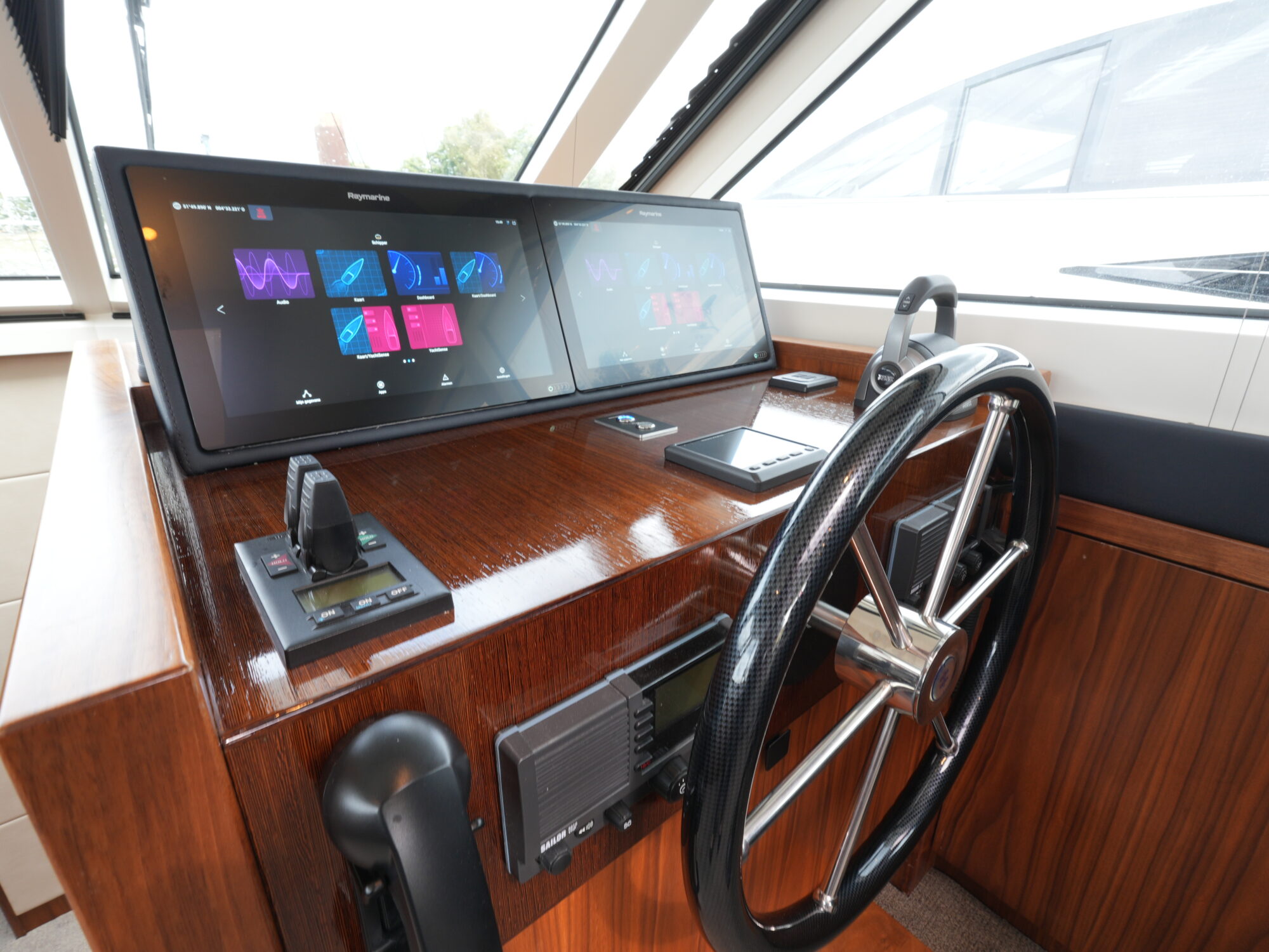 Van den Hoven Executive 15.00 MK II