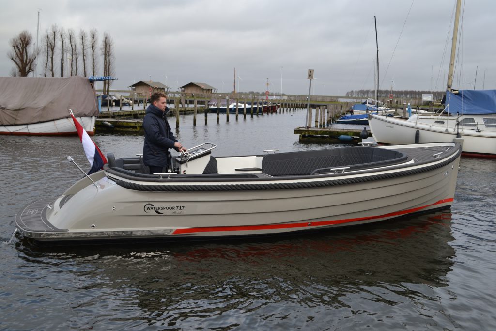 Waterspoor  717 aviator DE GROOTSTE SLOEPENSHOWROOM VAN NEDERLAND