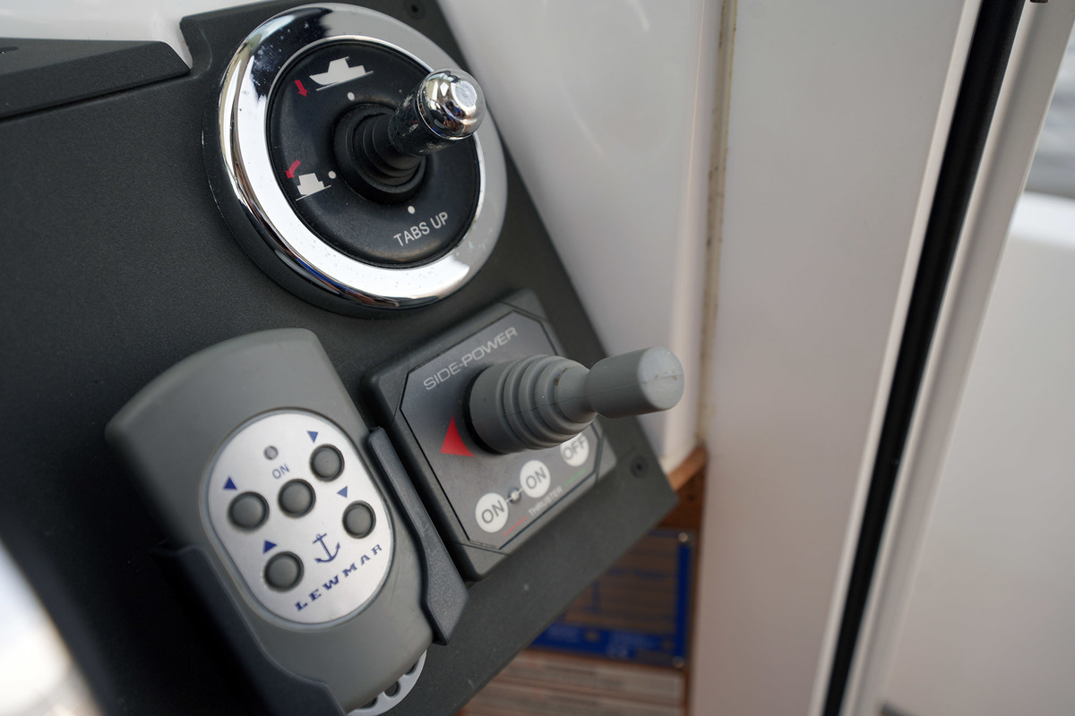 Axopar 28 Cabin