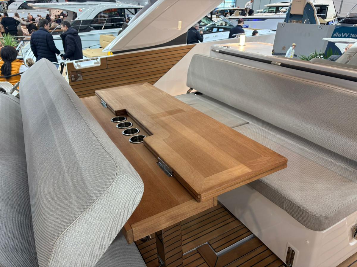 Jeanneau DB43