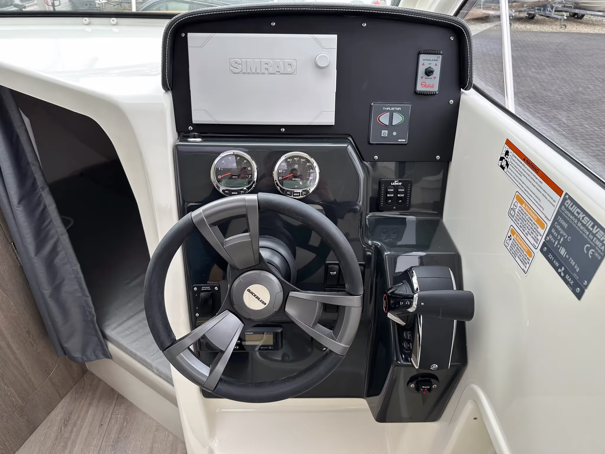 Quicksilver 755 Weekend