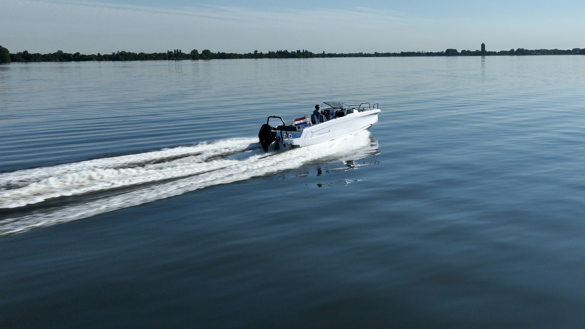 Axopar 25 Cross Bow & Cross Top