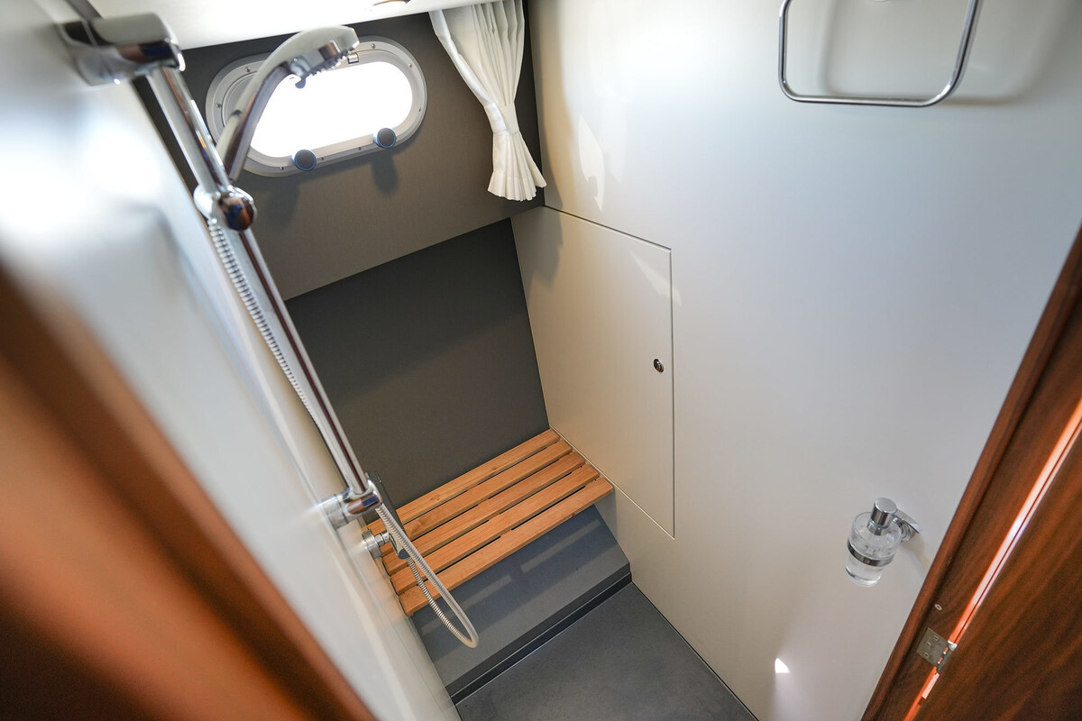 Linssen Grand Sturdy 410 AC Variotop met stabilisator