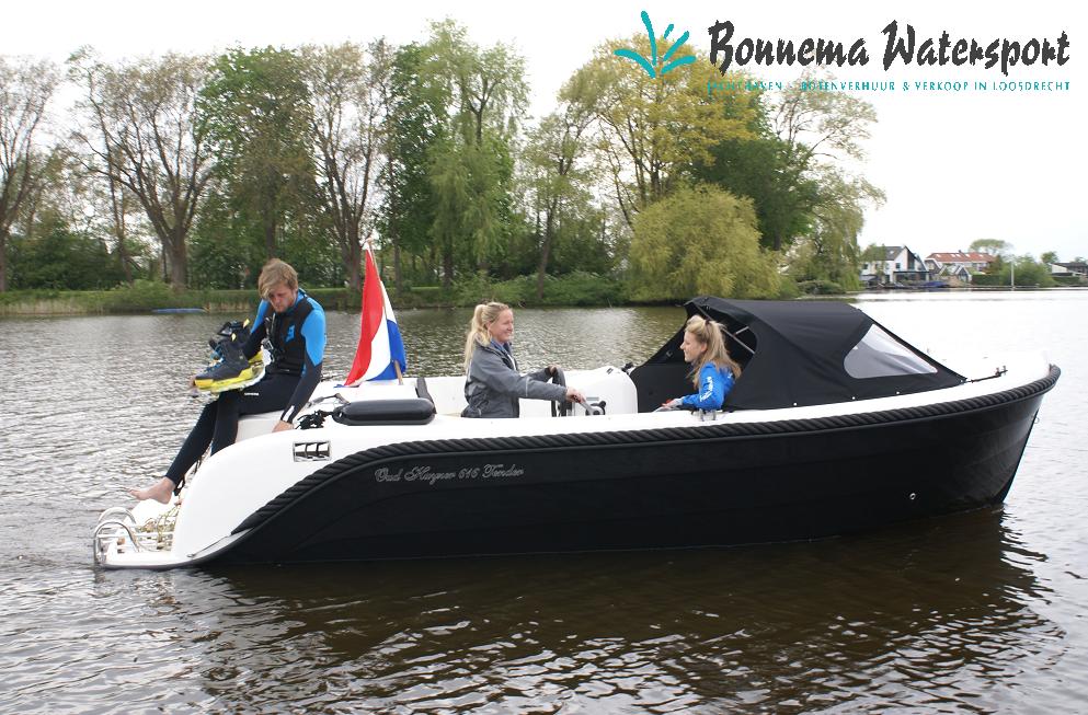 Oud Huijzer 616 Tender Suzuki 60pk Zwart wit
