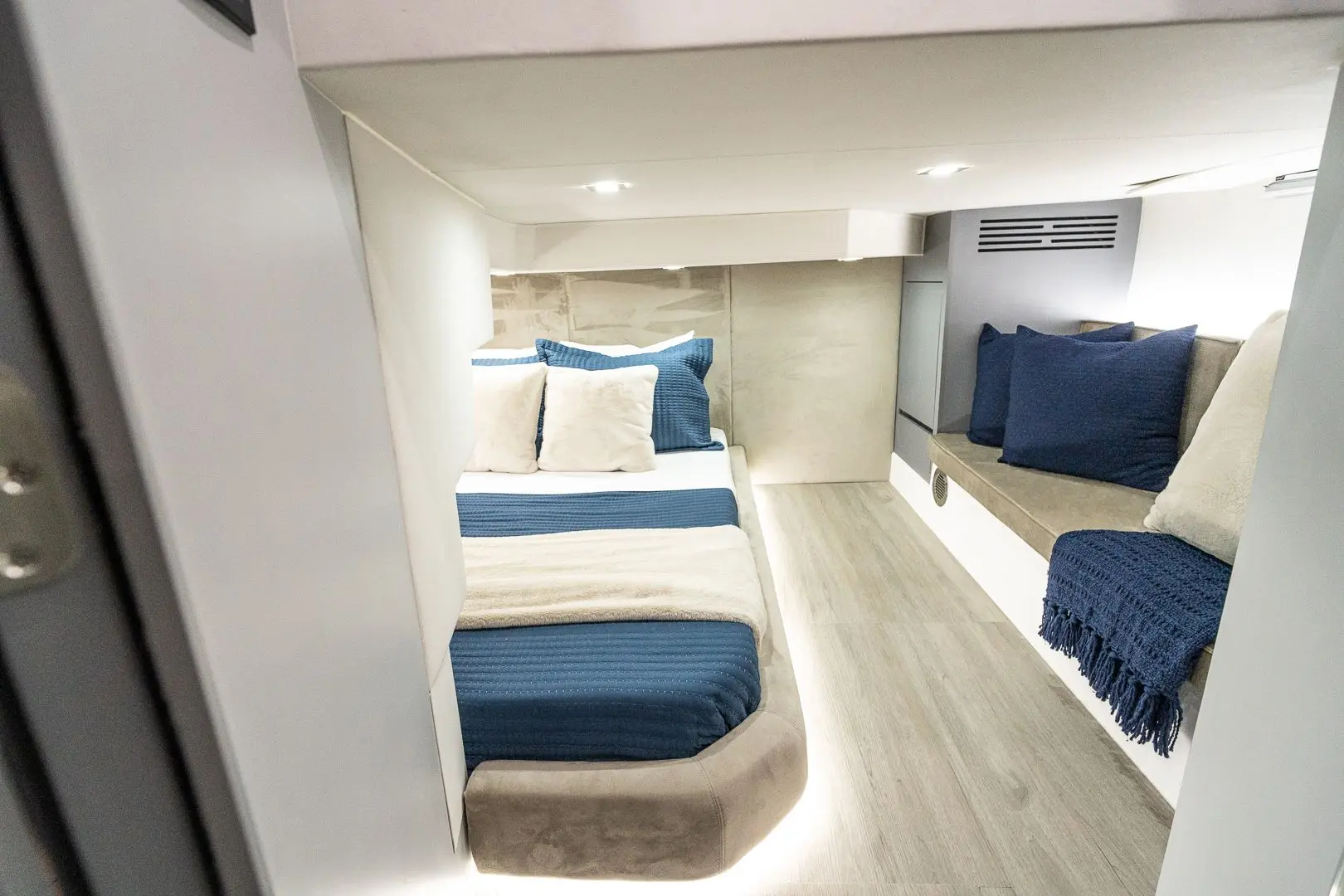 Grand Ocean 37