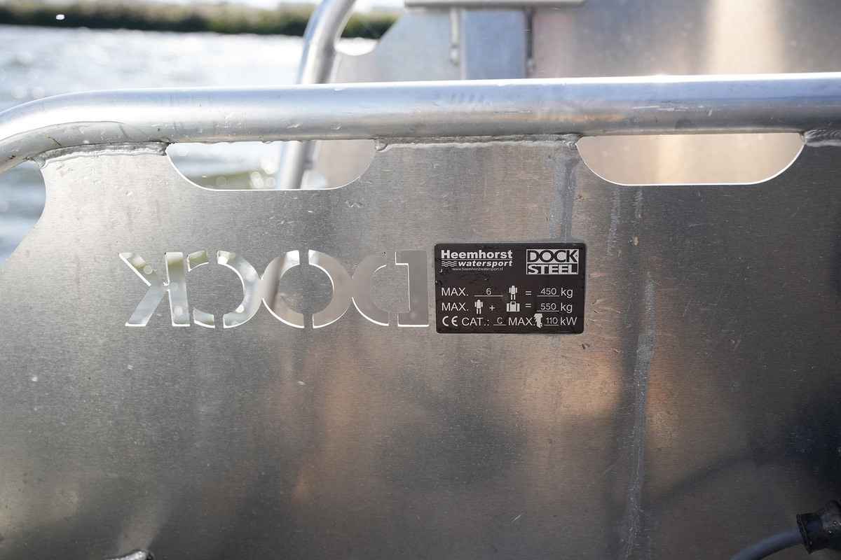 Dock Steel 650
