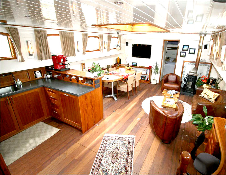 Luxe Motor Cruise 19.75