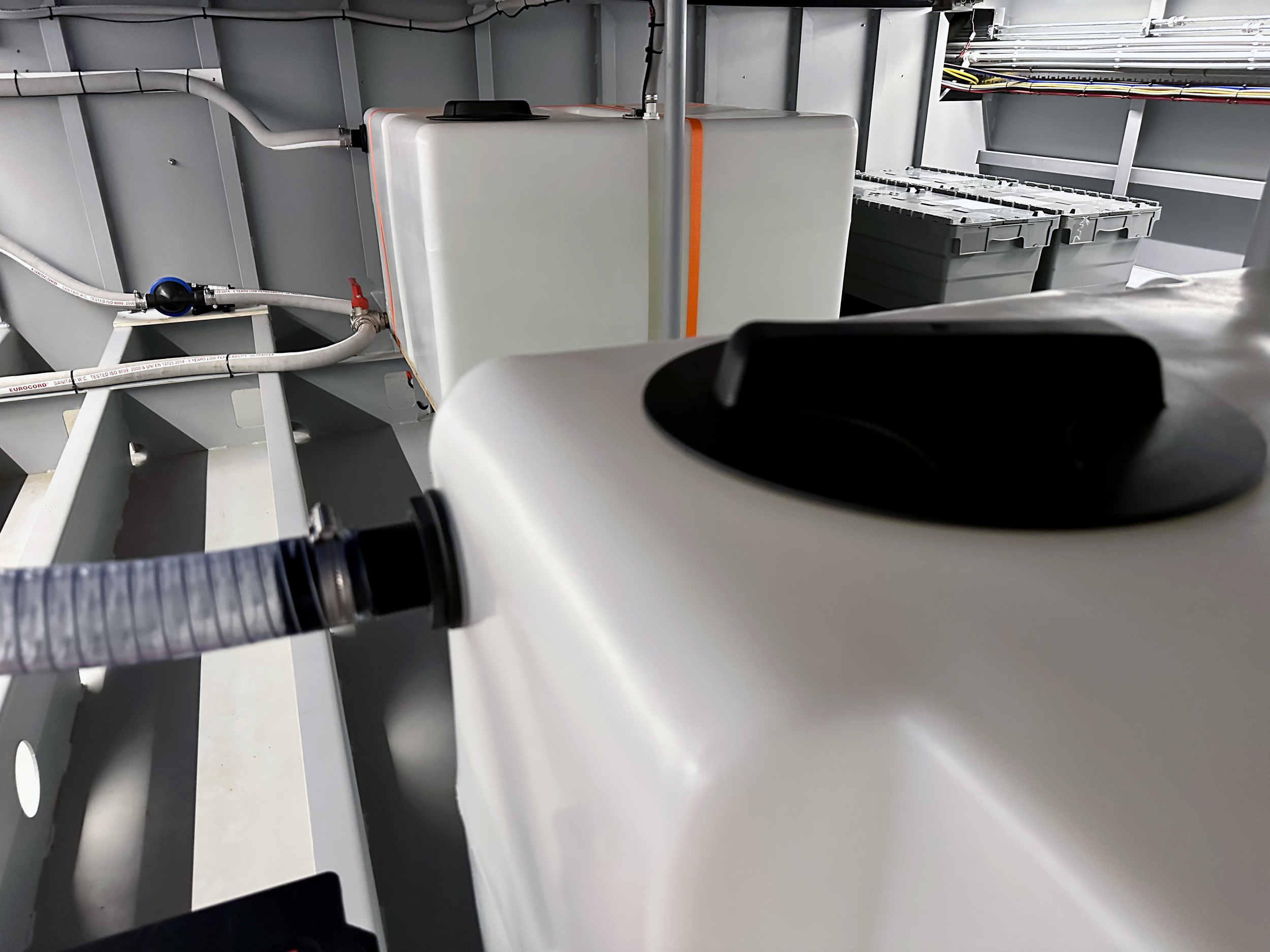 HOMESHIP VaarChalet In Amsterdam 1250D Luxe Houseboat