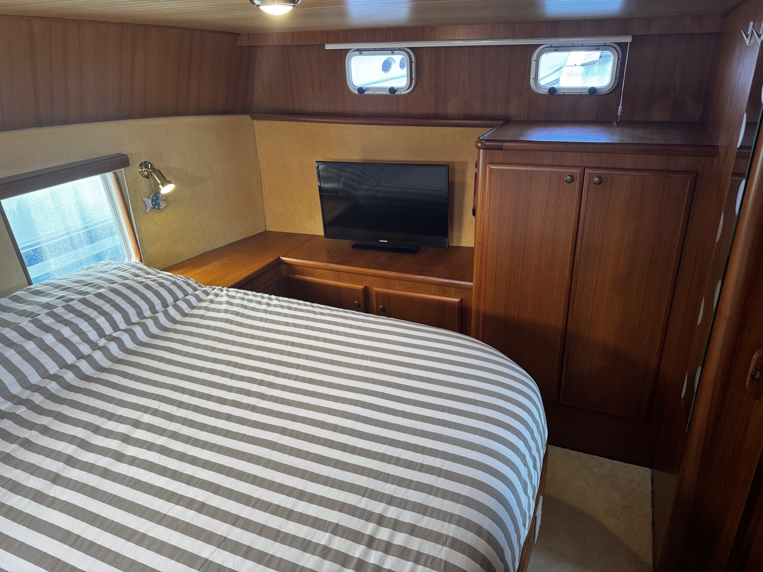 Aquanaut Drifter Trawler 1250 AK