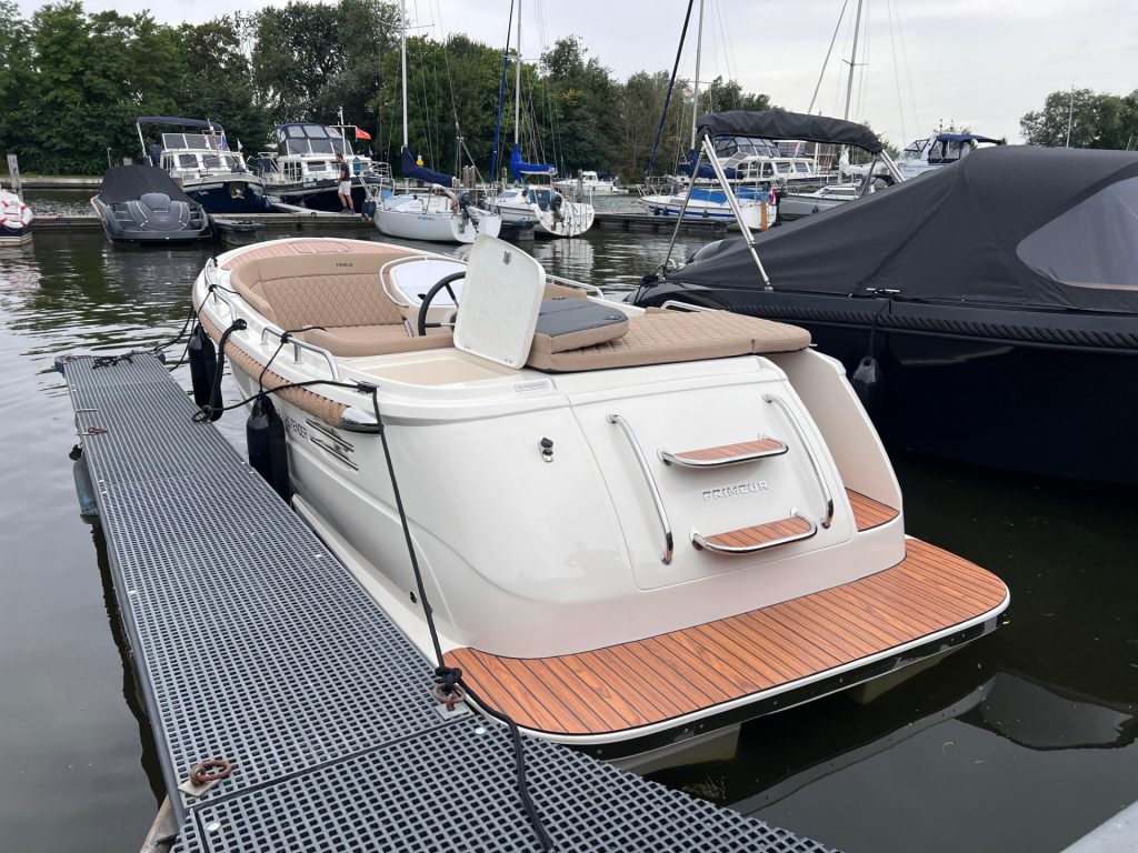 Primeur 625 Tender