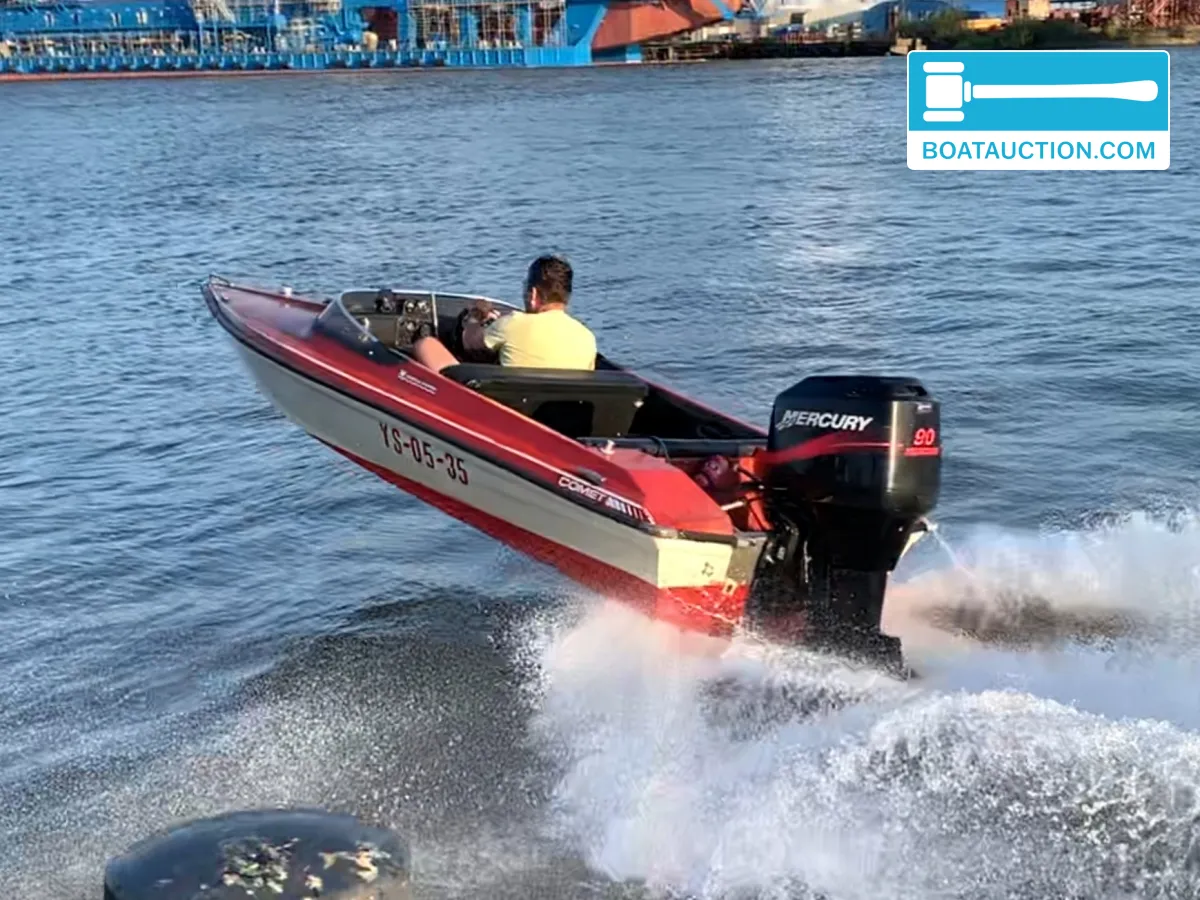 Castle Marine Comet 14