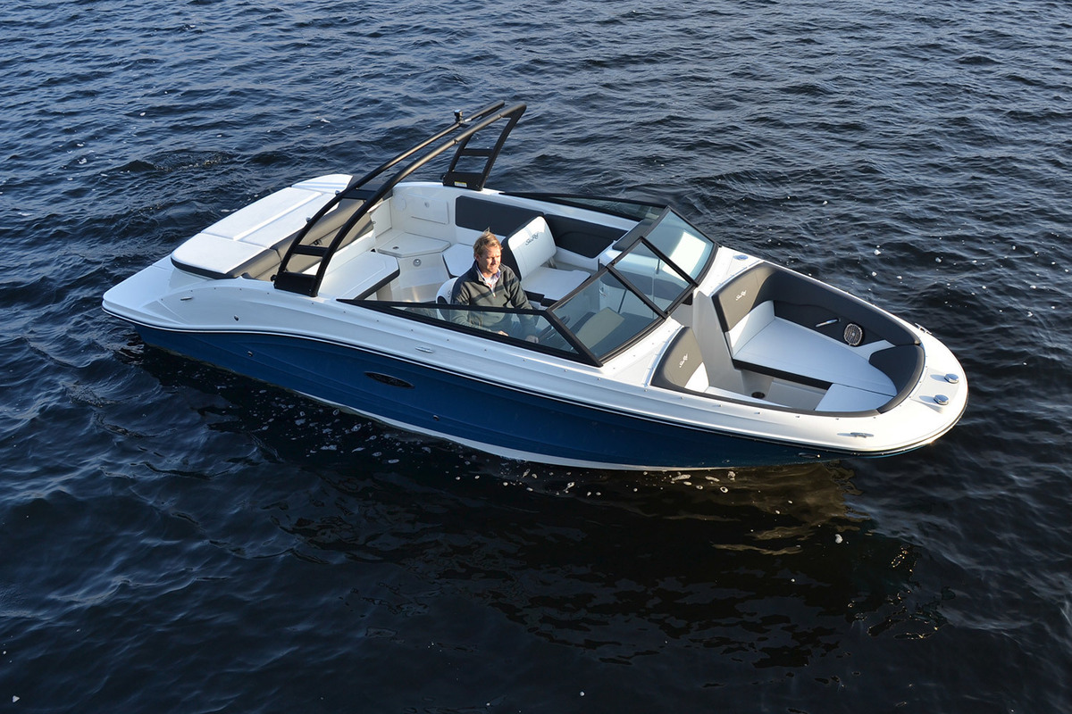 Sea Ray SPX 230