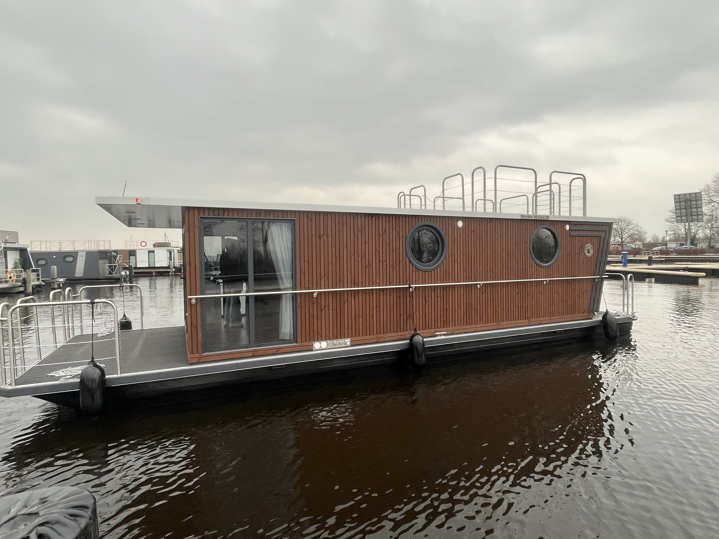 Nordic Season Houseboat NS 40 Eco 36m2