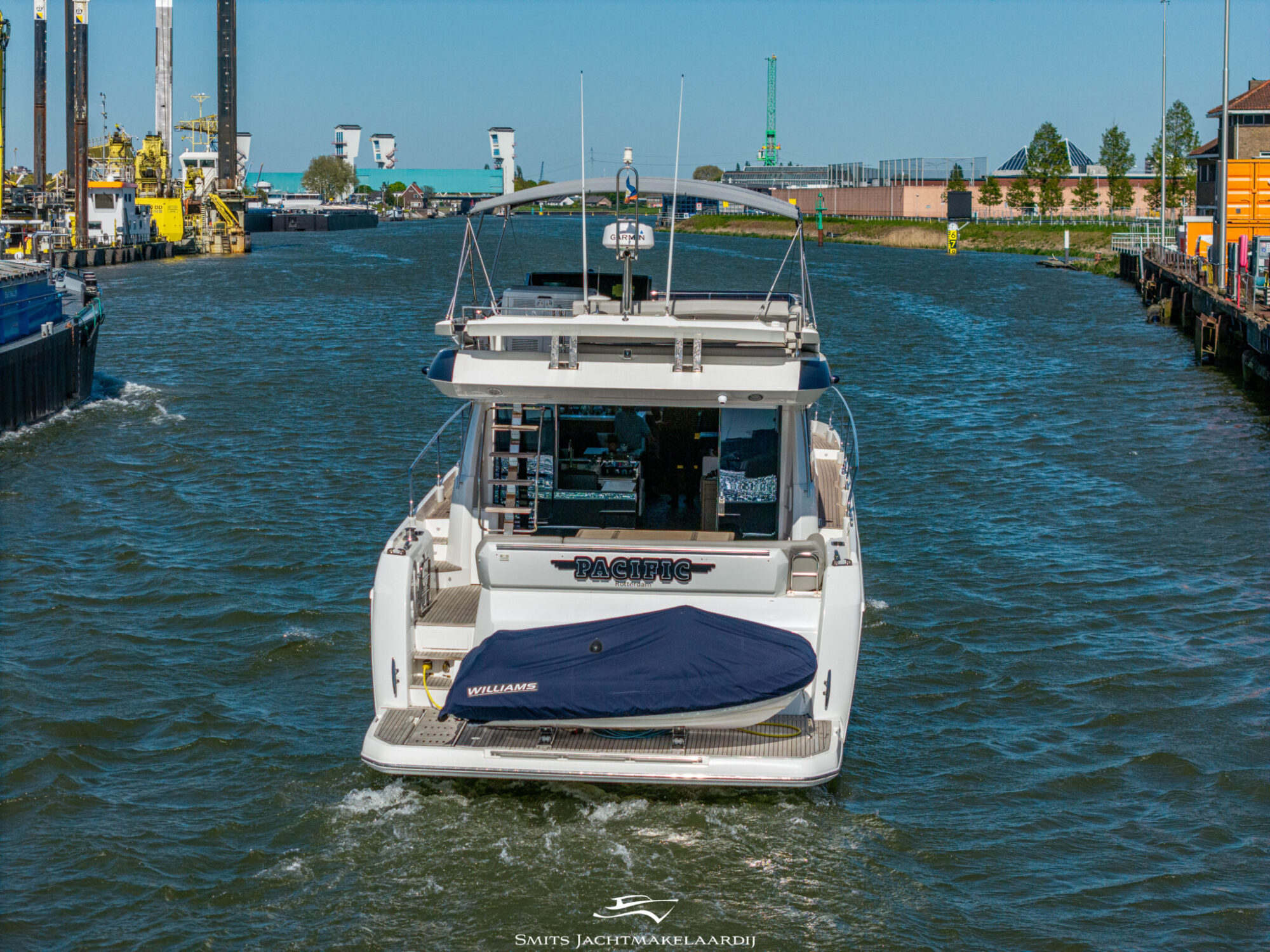 Prestige 590 Flybridge
