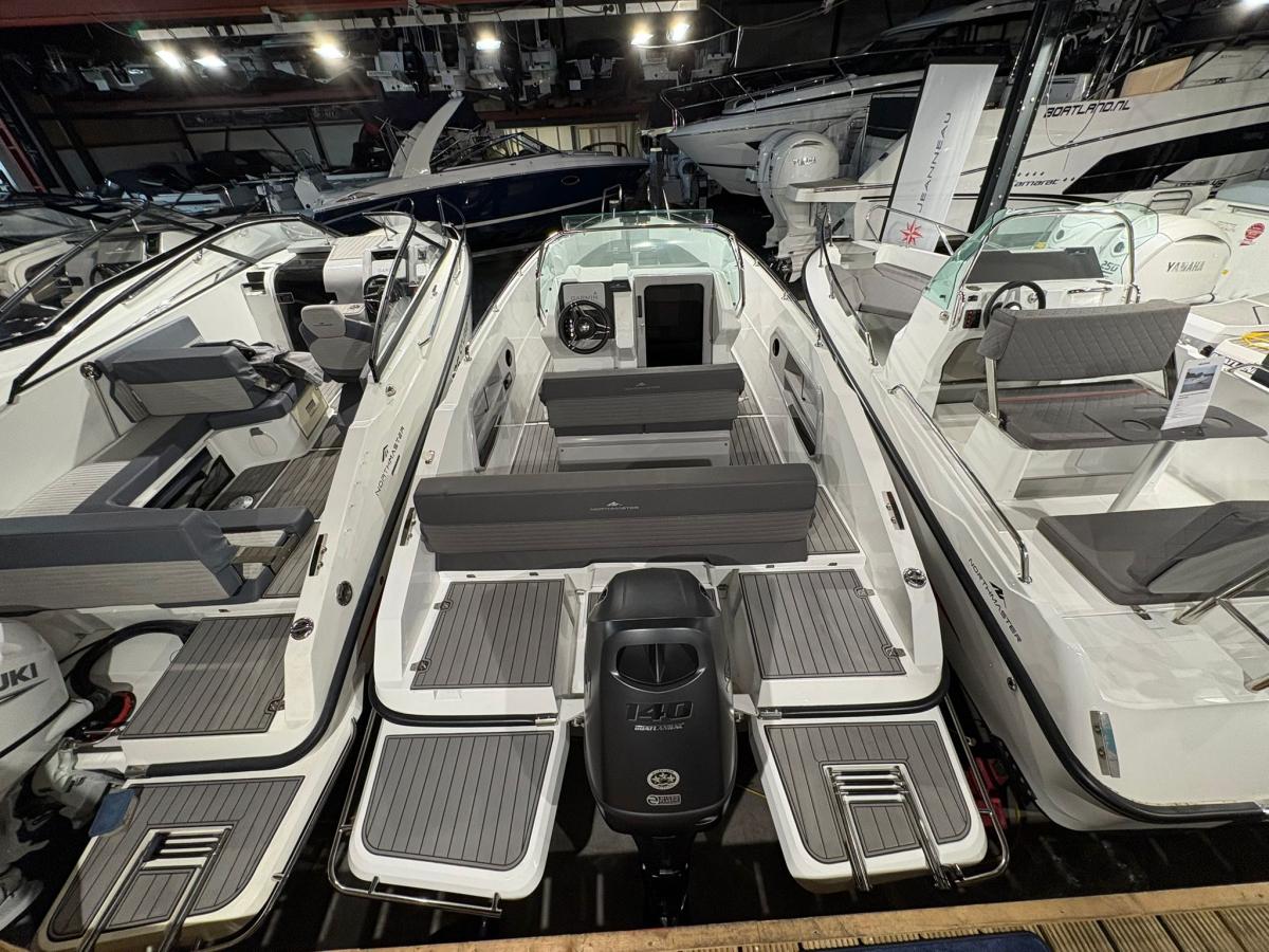 NorthMaster 645 open