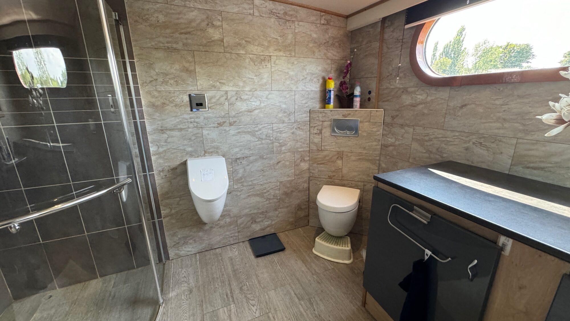 Luxe-Motor Luxe Motor 27.70 VS Varend Woonschip