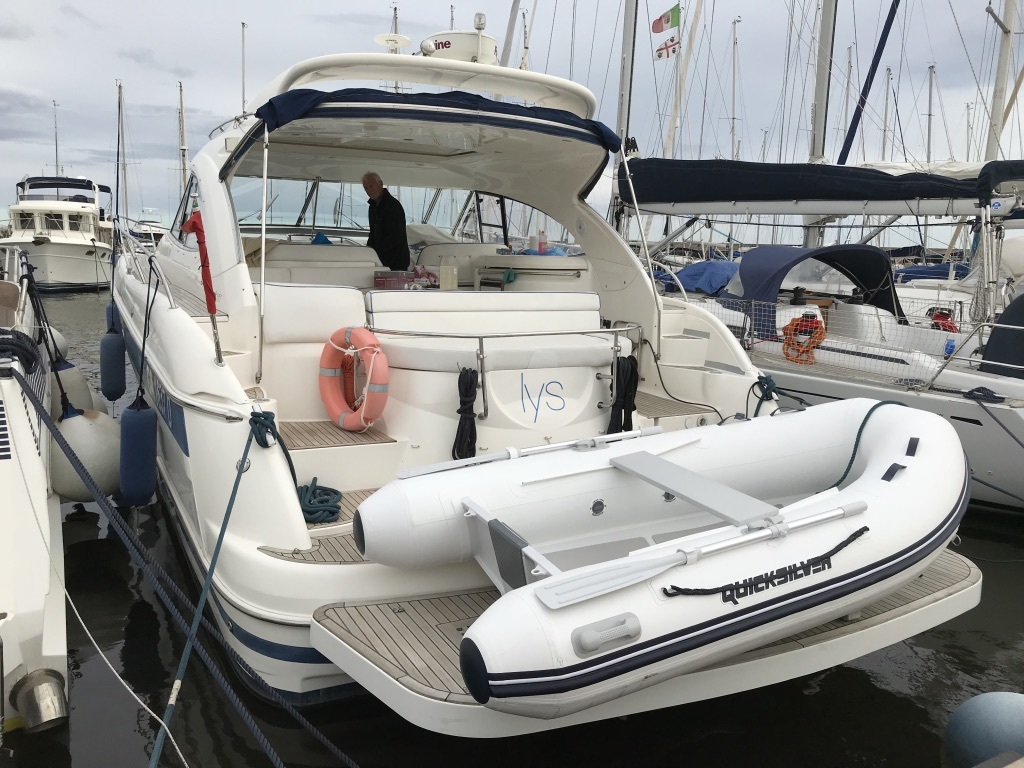 Bavaria 42 HT Sport IPS-500 - hydraulic platform