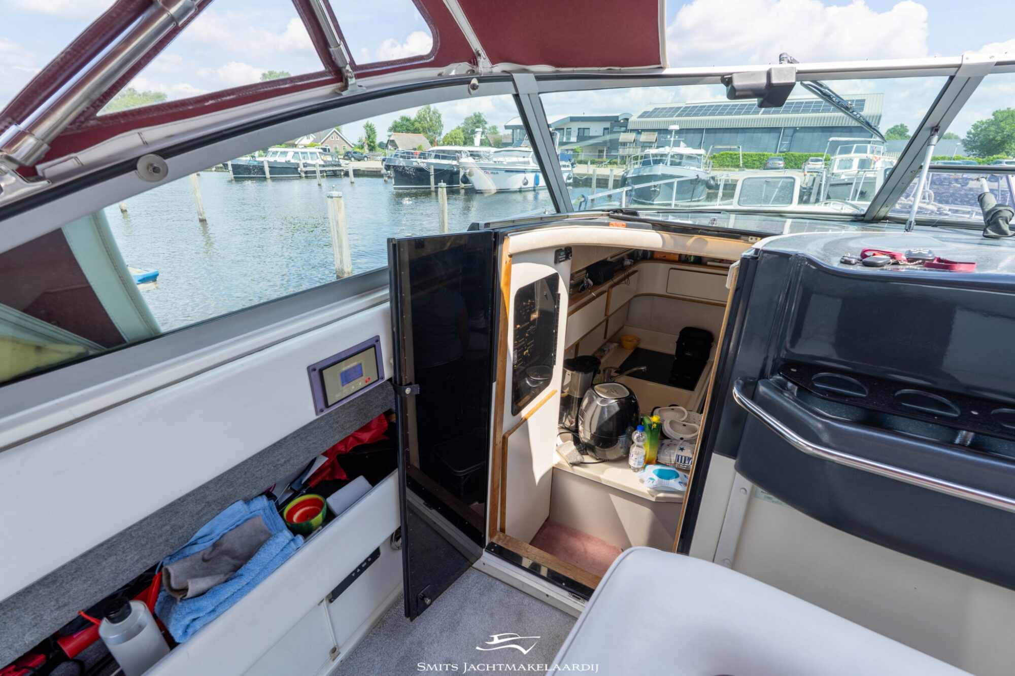 Sea Ray 370 Express Cruiser