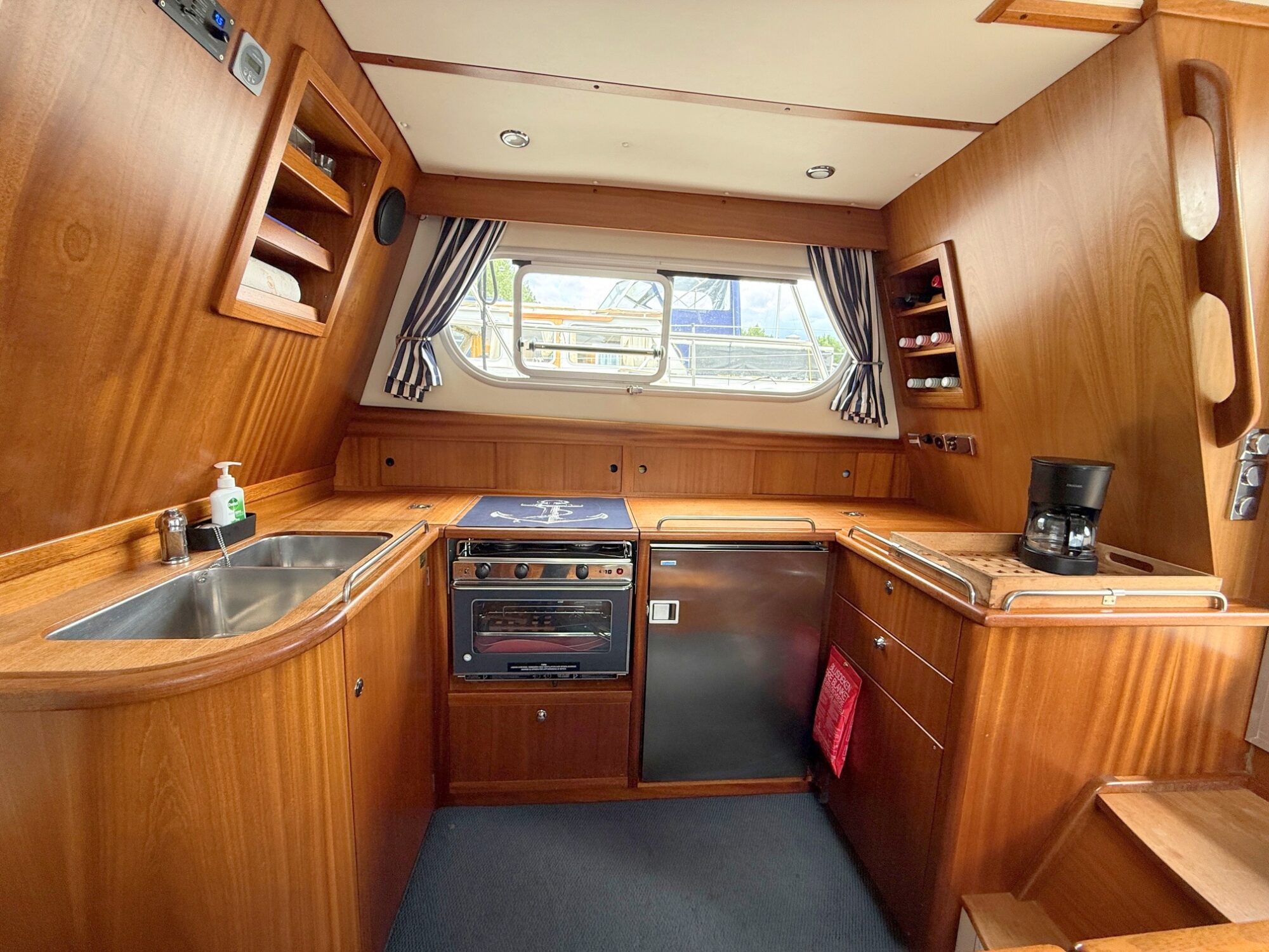 nimbus 380 Commander