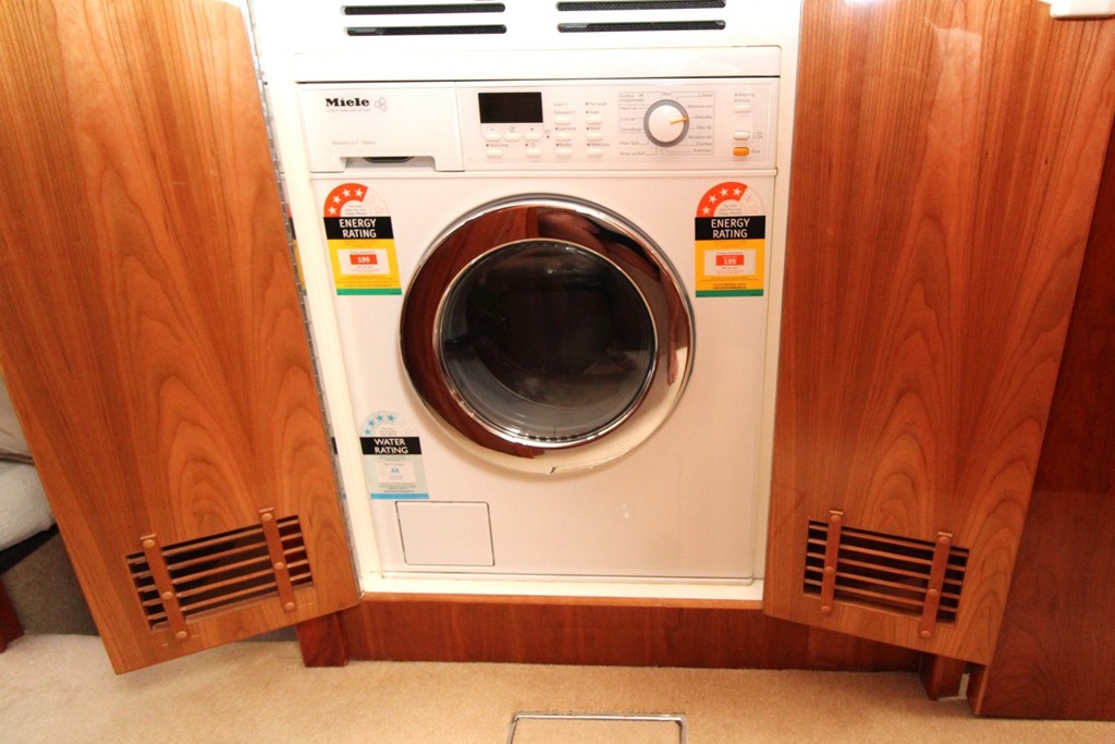 Rivièra 4700 Sport Yacht