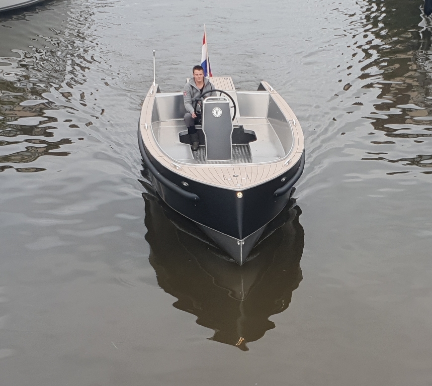 Van Vossen VanVossen Tender 777 (sport)