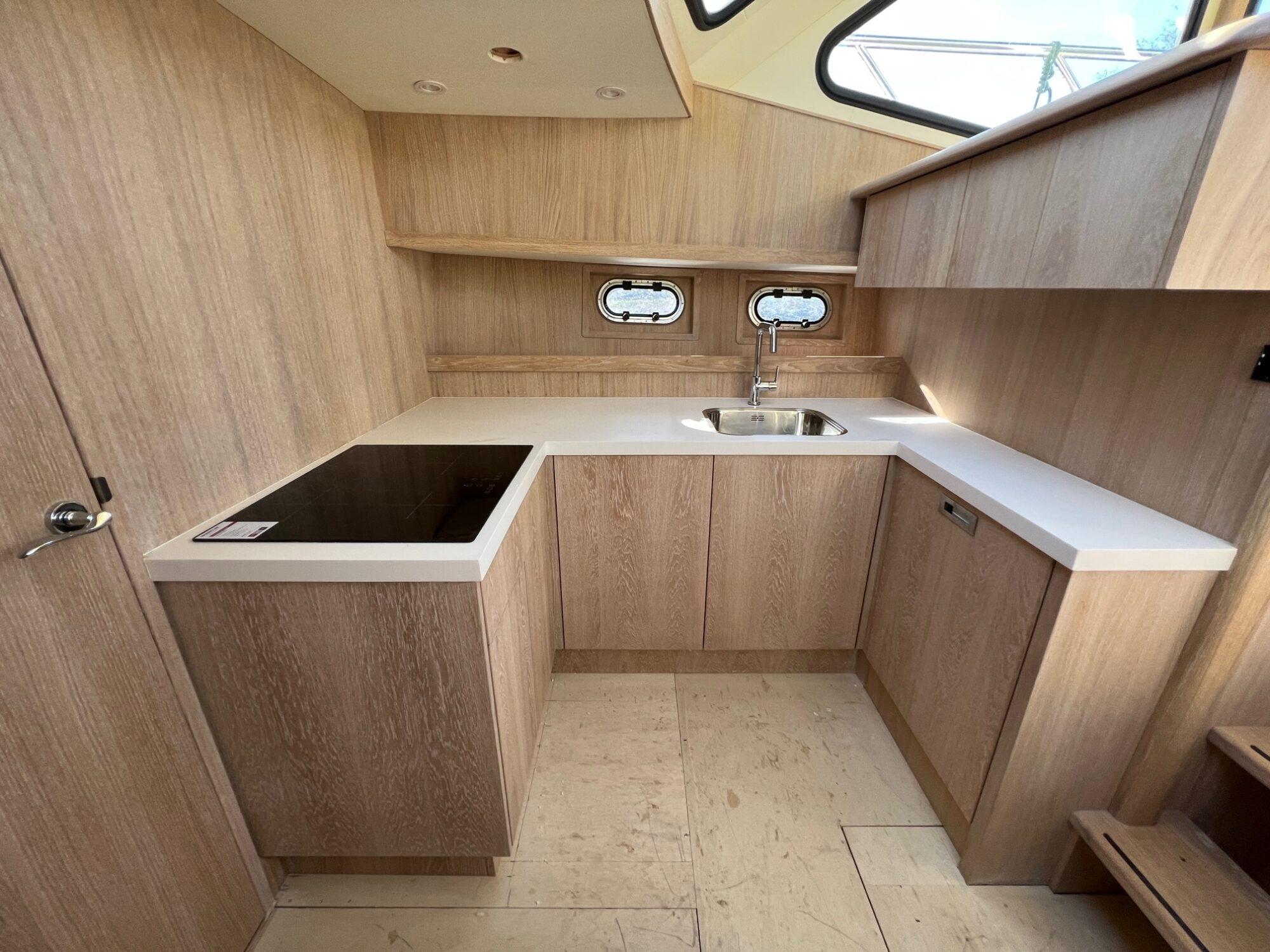 Van Vossen Van Vossen 12.80 AK