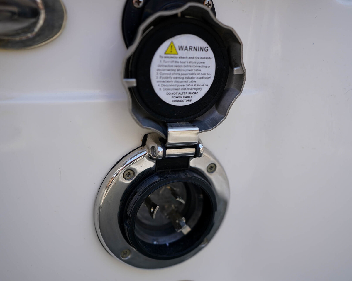 Sea Ray Sun Sport 230