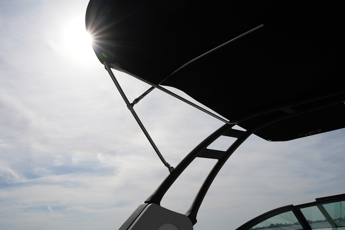 Sea Ray SDX 290 Outboard