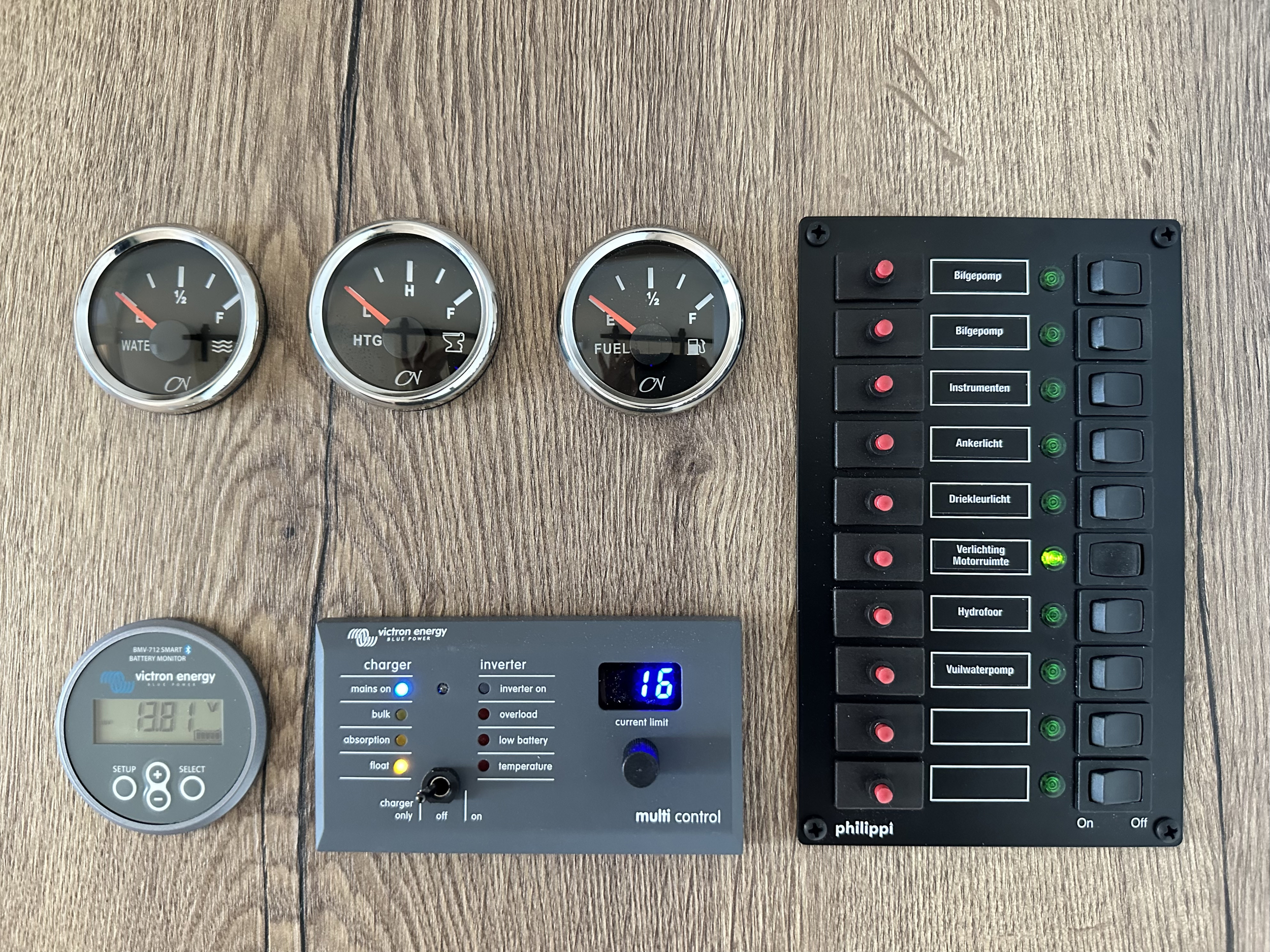 HOMESHIP VaarChalet In Amsterdam 1250D Luxe Houseboat