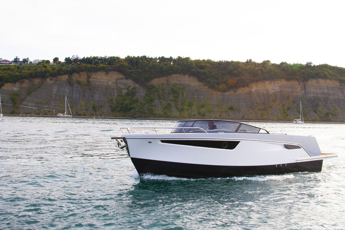 Alfastreet Marine 28 Cabin