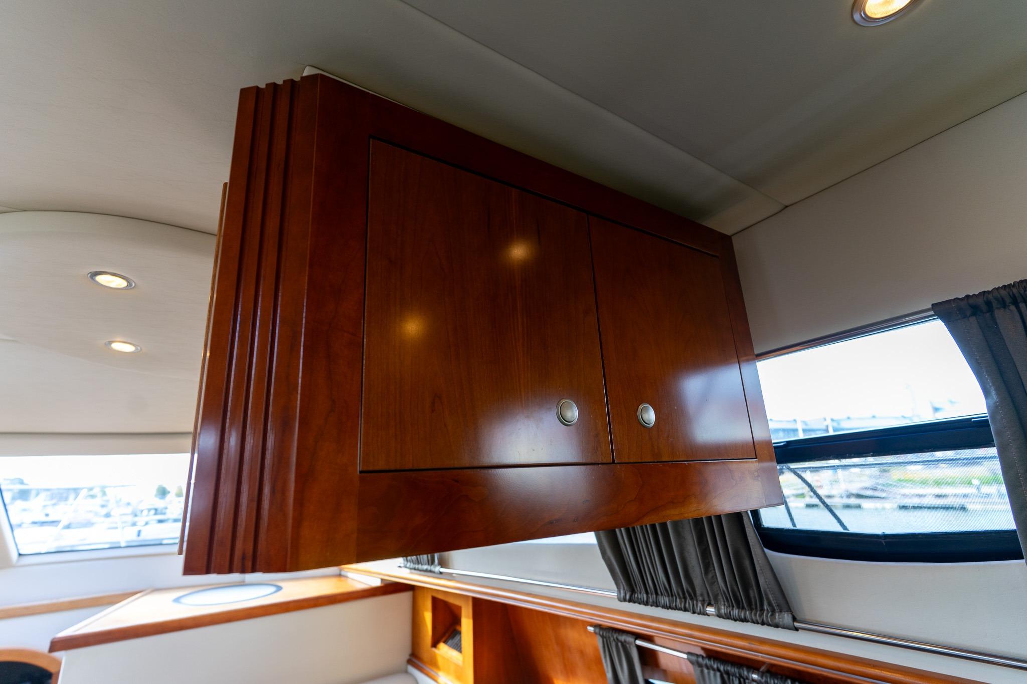 Cruisers Yachts 415 Express Motoryacht