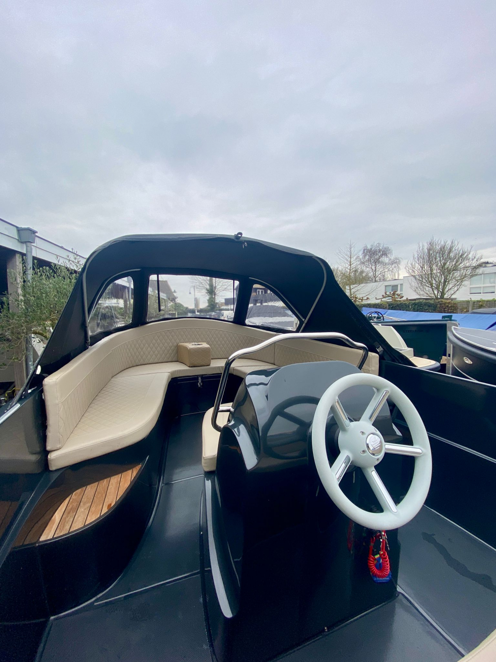 Oud Huijzer 600 Tender