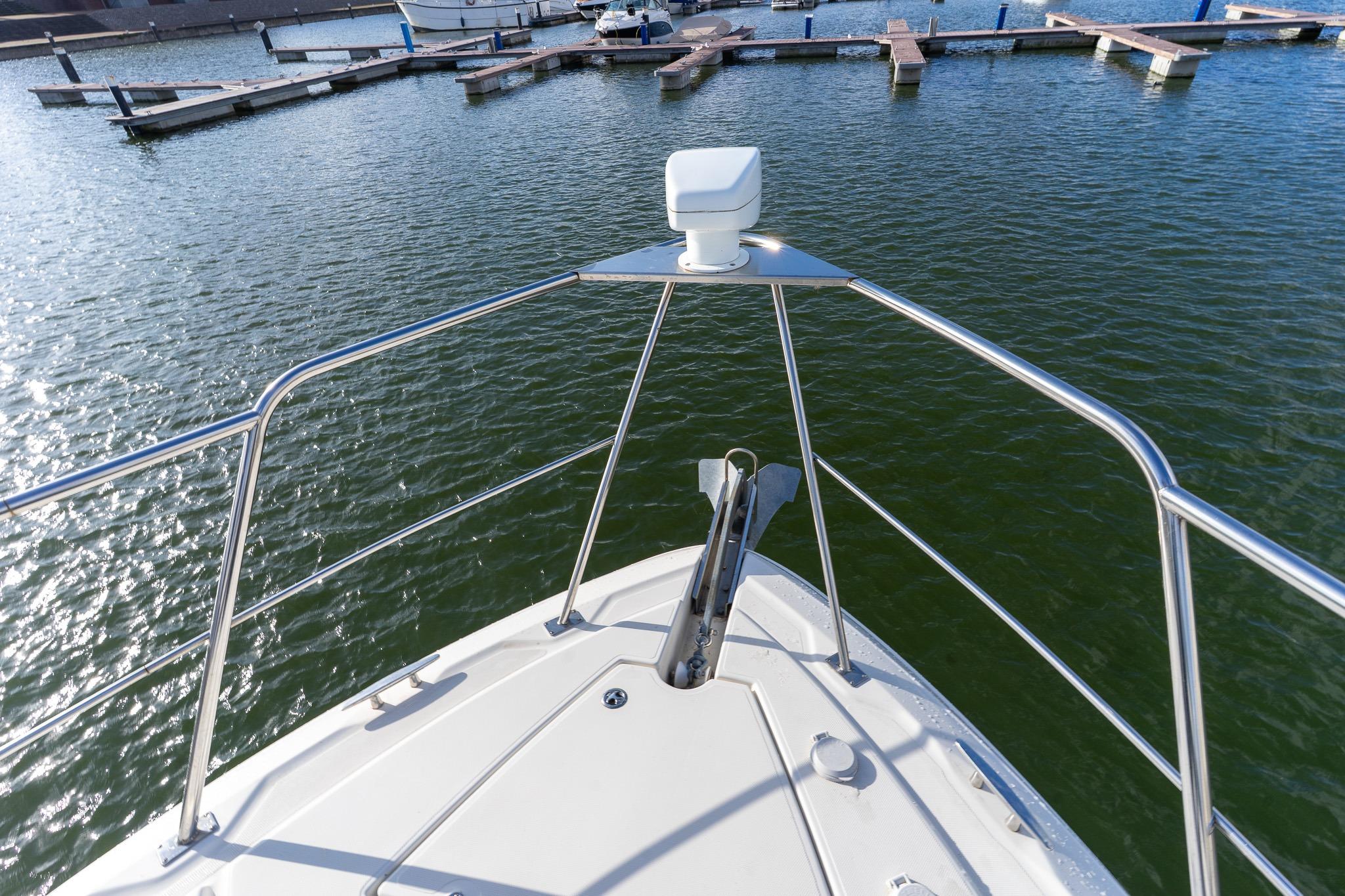 Cruisers Yachts 415 Express Motoryacht