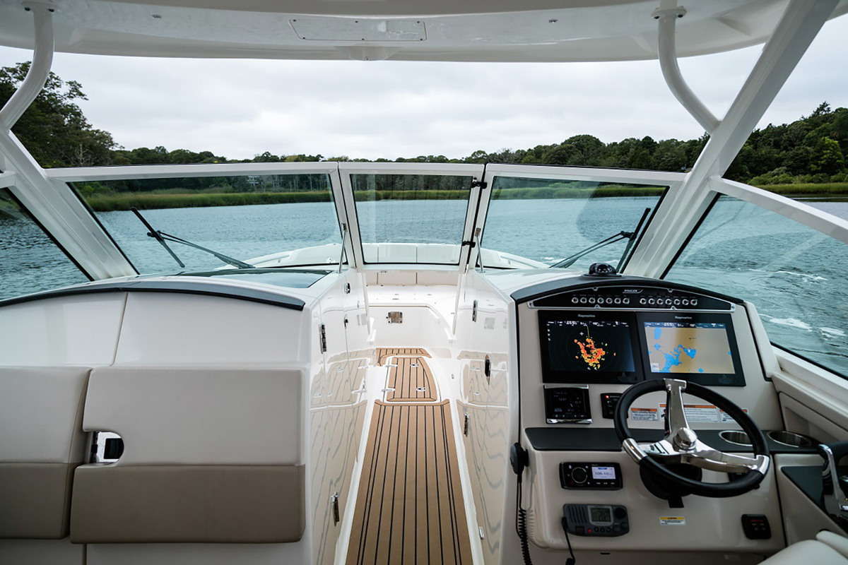 Boston Whaler 320 Vantage