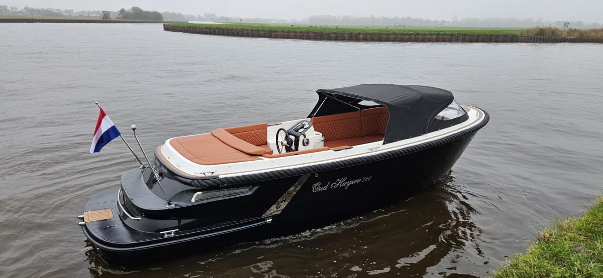Oud Huijzer 740 Tender